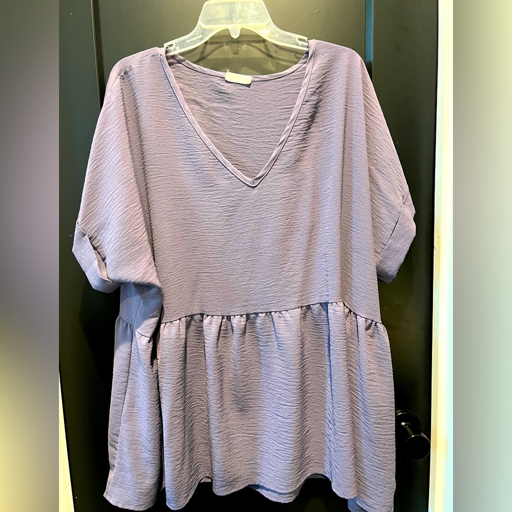 Wide eyed gaze top - gray